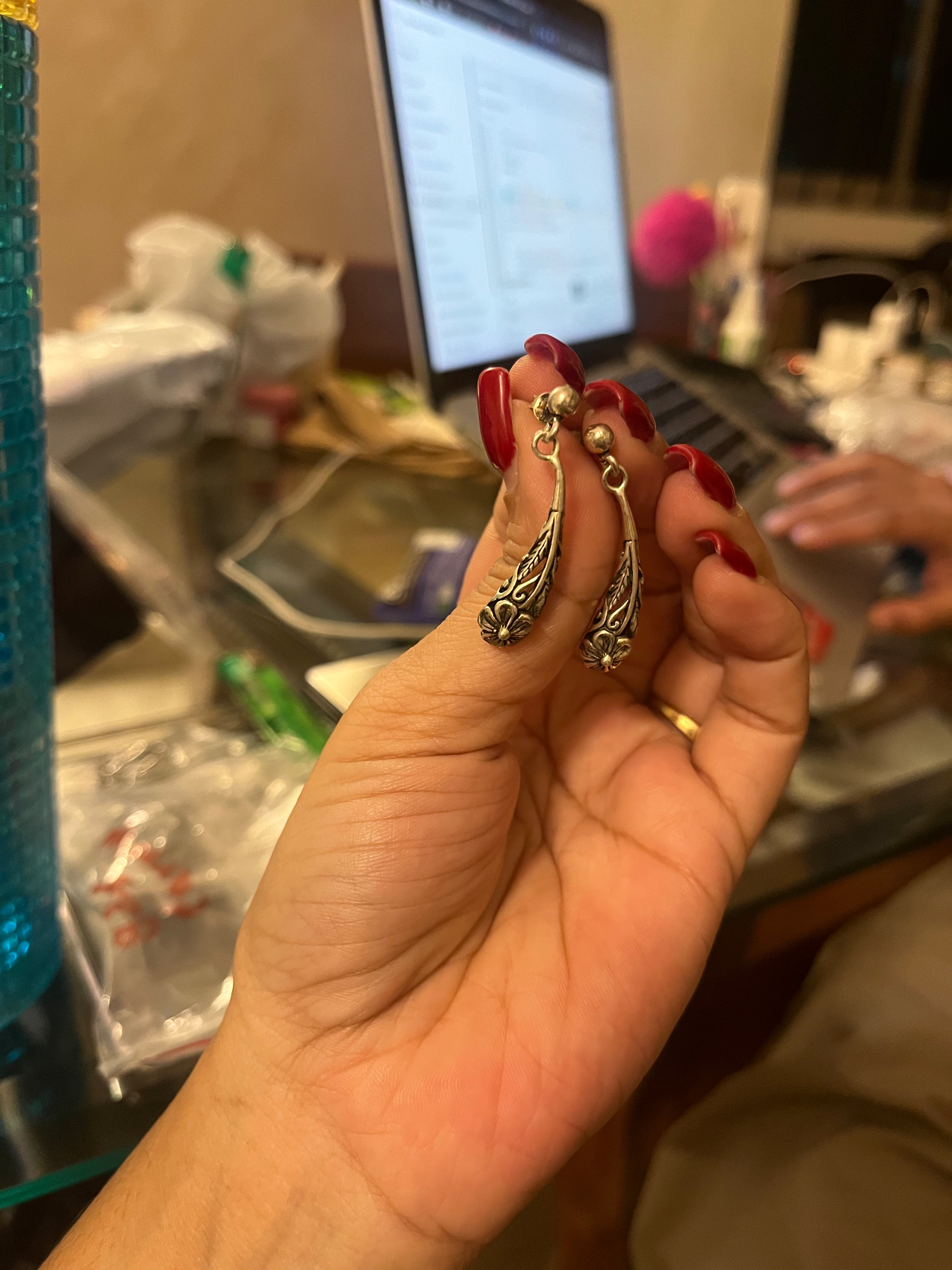 Floral Dagger Drops