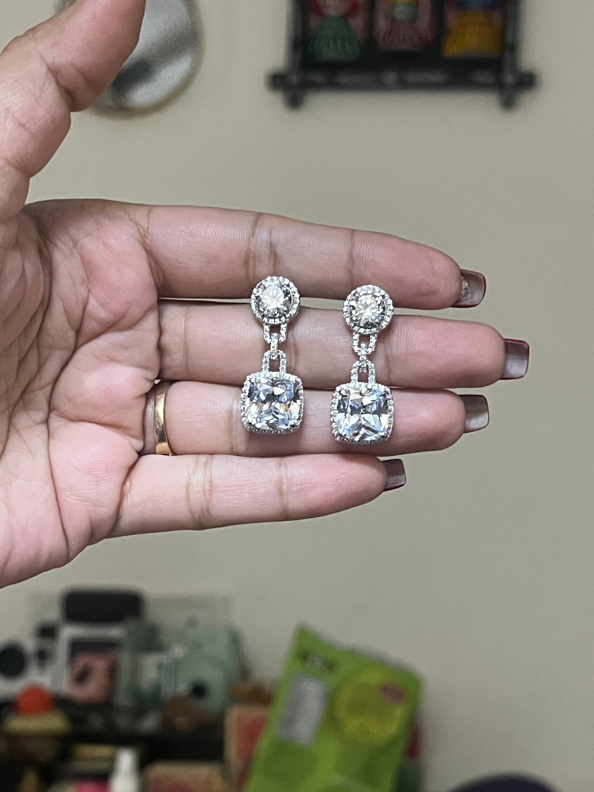 Cushion Halo Drops
